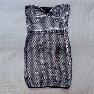 PrettyLittleThing - Silver Sequin Dress